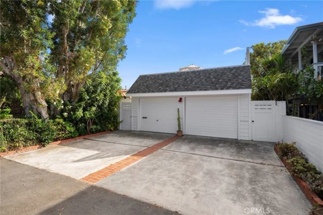 1143 Catalina Street, Laguna Beach, CA 92651