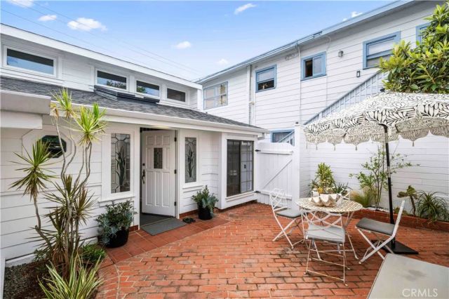 1143 Catalina Street, Laguna Beach, CA 92651