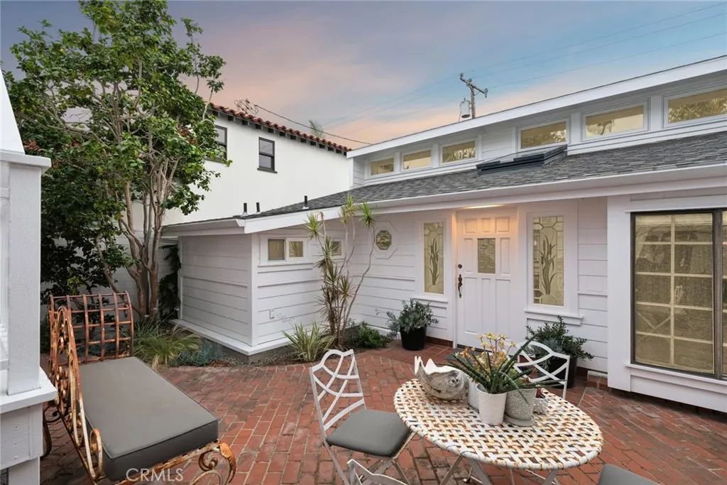 1143 Catalina Street, Laguna Beach, CA 92651