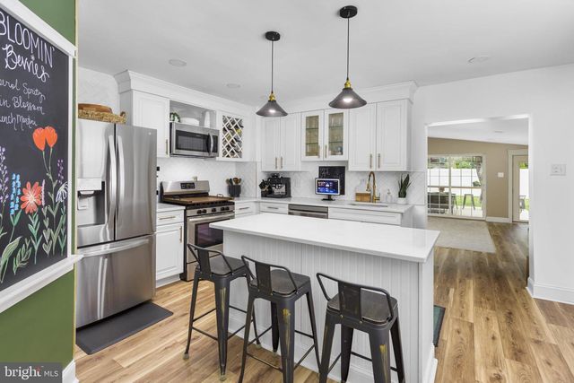 213 SAINT MARY ST, Burlington, NJ 08016