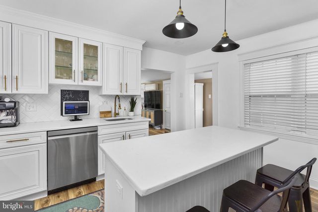 213 SAINT MARY ST, Burlington, NJ 08016