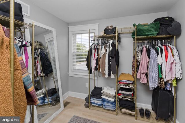 213 SAINT MARY ST, Burlington, NJ 08016