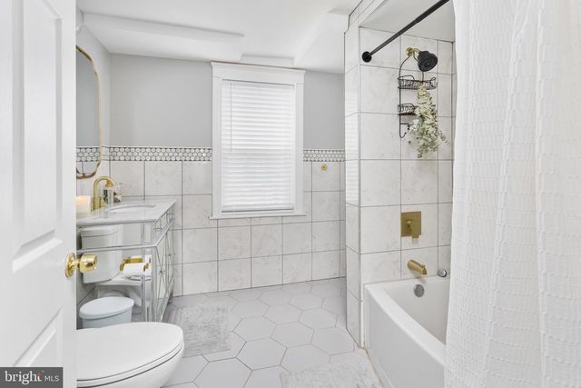 213 SAINT MARY ST, Burlington, NJ 08016