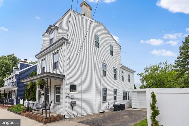 213 SAINT MARY ST, Burlington, NJ 08016