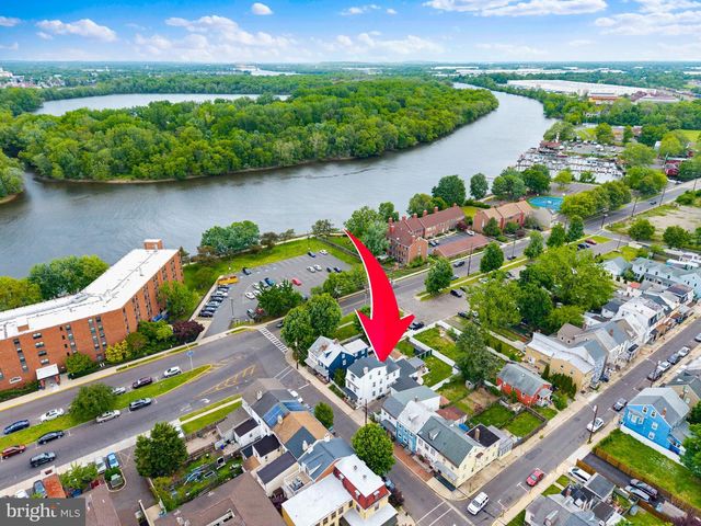 213 SAINT MARY ST, Burlington, NJ 08016