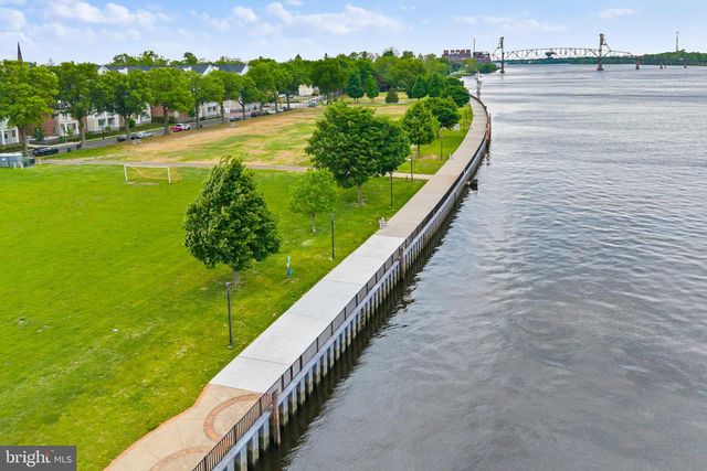 213 SAINT MARY ST, Burlington, NJ 08016