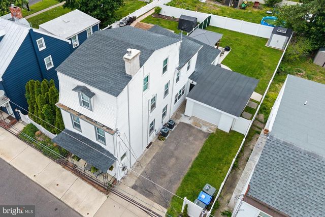 213 SAINT MARY ST, Burlington, NJ 08016