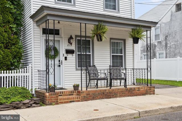 213 SAINT MARY ST, Burlington, NJ 08016