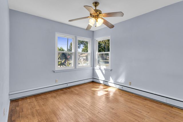 1302 Elmwood Avenue, Jackson City, MI 49203