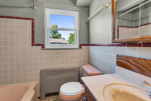 1302 Elmwood Avenue, Jackson City, MI 49203