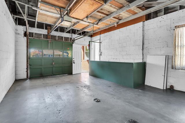 1302 Elmwood Avenue, Jackson City, MI 49203