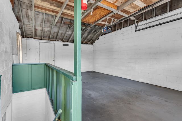 1302 Elmwood Avenue, Jackson City, MI 49203