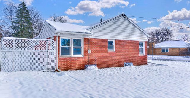 1302 Elmwood Avenue, Jackson City, MI 49203