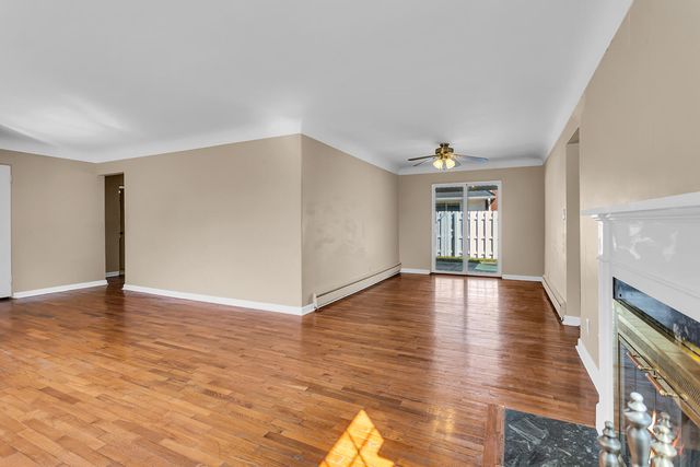 1302 Elmwood Avenue, Jackson City, MI 49203