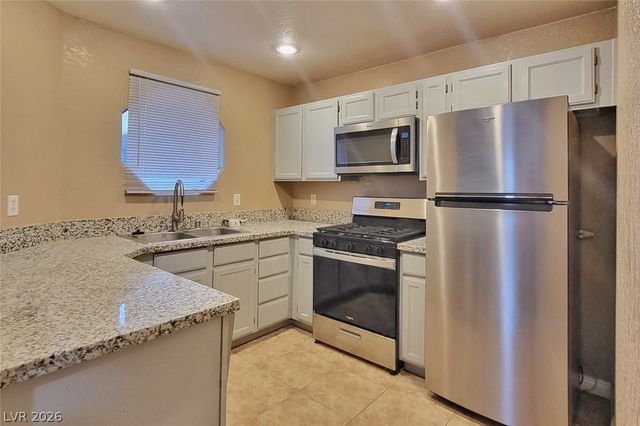 5044 South Rainbow Boulevard 206, Las Vegas, NV 89118