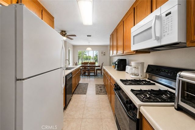 27535 Lakeview Drive 40, Helendale, CA 92342