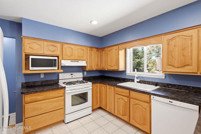 648 Dave Marion Road, Toms River, NJ 08753