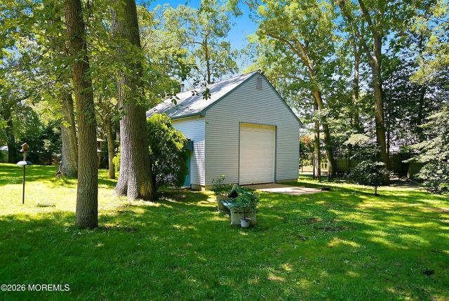 648 Dave Marion Road, Toms River, NJ 08753
