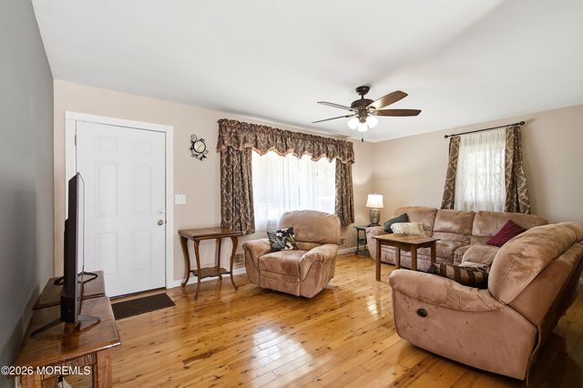 648 Dave Marion Road, Toms River, NJ 08753