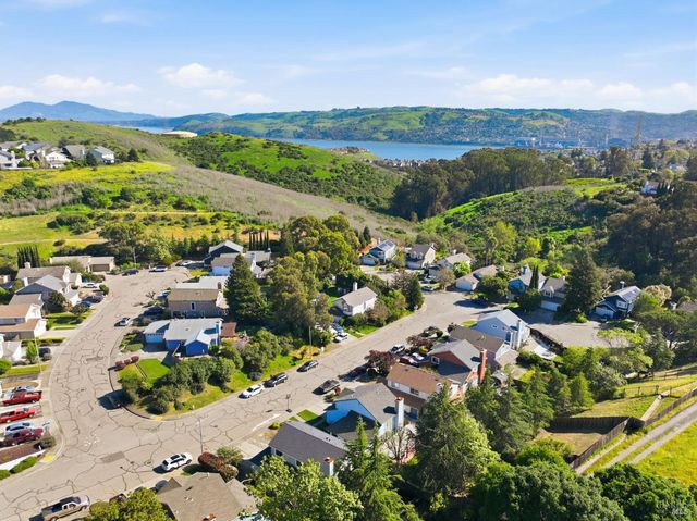 621 New Bedford Dr, Vallejo, CA 94591