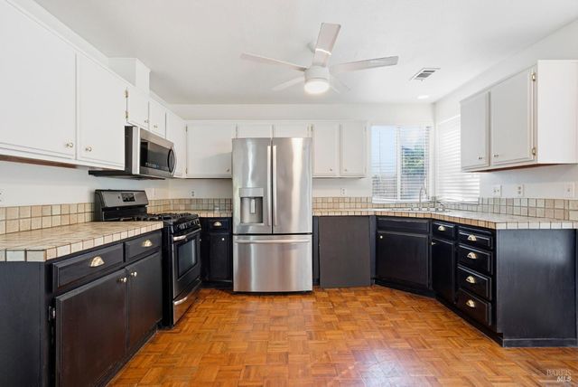 621 New Bedford Dr, Vallejo, CA 94591