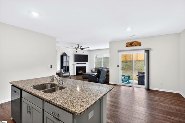 452 Fenwick Drive, Woodruff, SC 29388