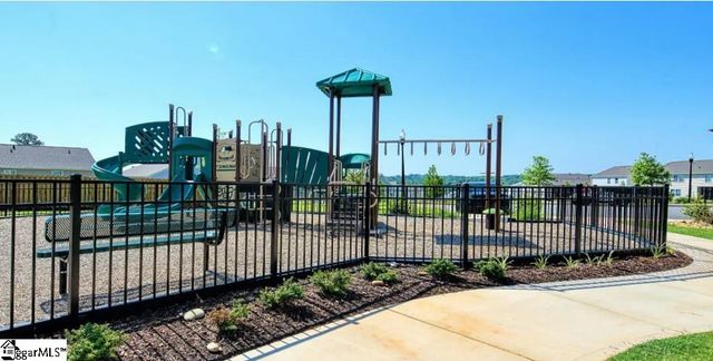 452 Fenwick Drive, Woodruff, SC 29388