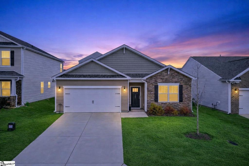 452 Fenwick Drive, Woodruff, SC 29388