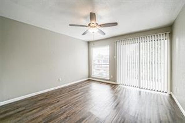 2822 S Bartell Drive 32, Houston, TX 77054