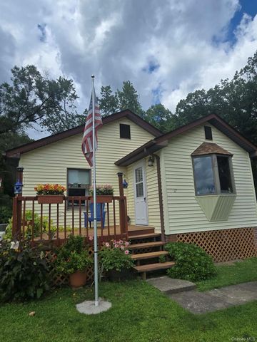 17 Green Lane, Slate Hill, NY 10973