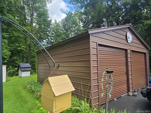 17 Green Lane, Slate Hill, NY 10973