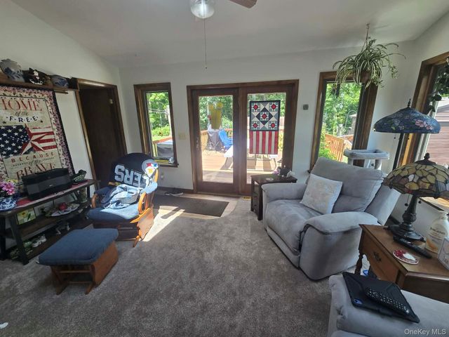 17 Green Lane, Slate Hill, NY 10973
