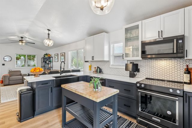 605 E Jackson Avenue, Des Moines, IA 50315