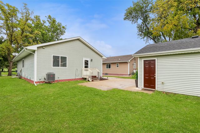 605 E Jackson Avenue, Des Moines, IA 50315