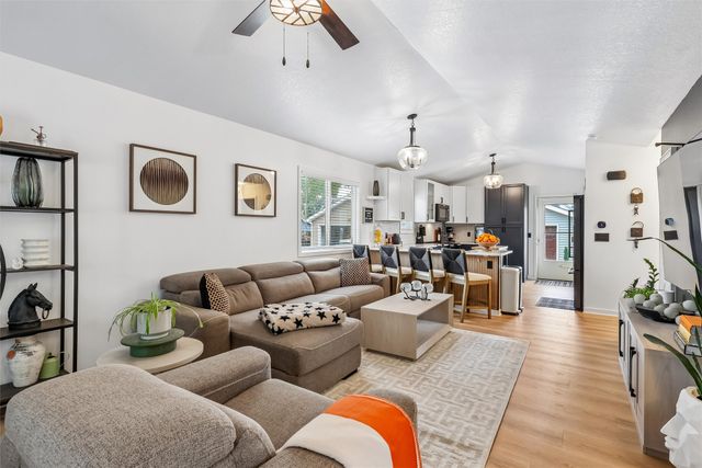 605 E Jackson Avenue, Des Moines, IA 50315