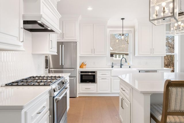 6160 Garland Lane N, Plymouth, MN 55446