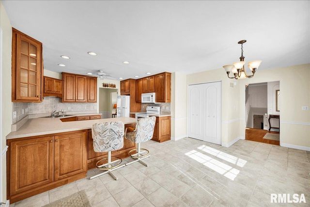 129 W COVENTRY Lane, Peoria, IL 61614