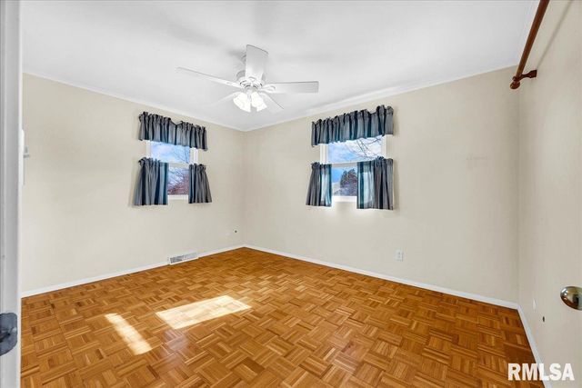 129 W COVENTRY Lane, Peoria, IL 61614