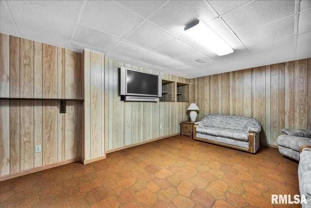 129 W COVENTRY Lane, Peoria, IL 61614