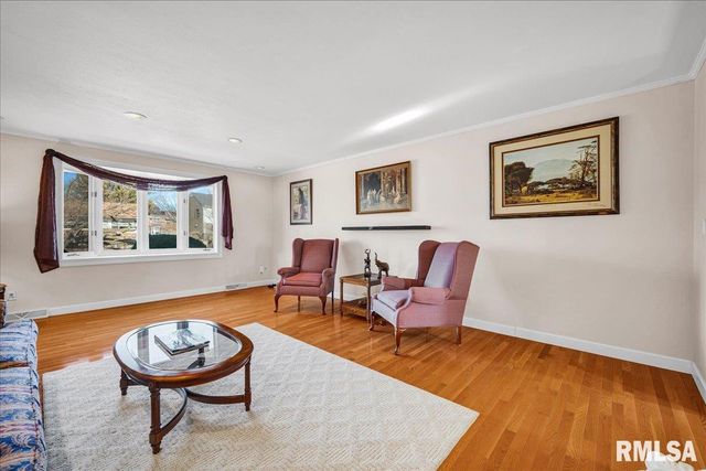 129 W COVENTRY Lane, Peoria, IL 61614