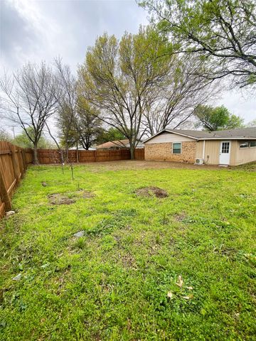 1123 Saturn Drive, Cedar Hill, TX 75104