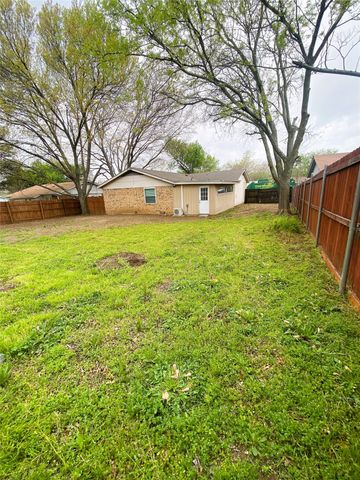 1123 Saturn Drive, Cedar Hill, TX 75104