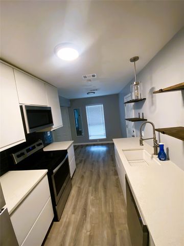 1123 Saturn Drive, Cedar Hill, TX 75104
