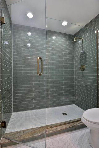6815 Bowerman Street W, Worthington, OH 43085
