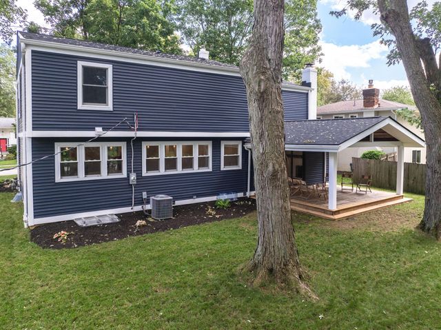 6815 Bowerman Street W, Worthington, OH 43085