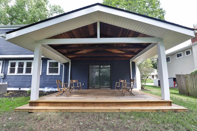 6815 Bowerman Street W, Worthington, OH 43085