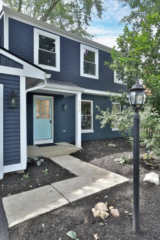 6815 Bowerman Street W, Worthington, OH 43085