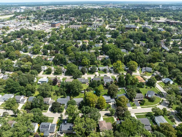 6815 Bowerman Street W, Worthington, OH 43085
