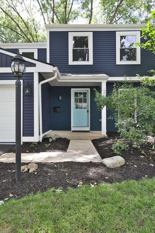 6815 Bowerman Street W, Worthington, OH 43085