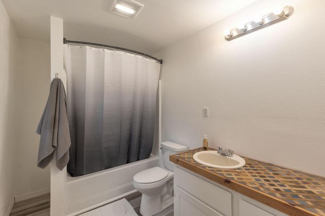 5001 Azalea Drive, Grants Pass, OR 97526